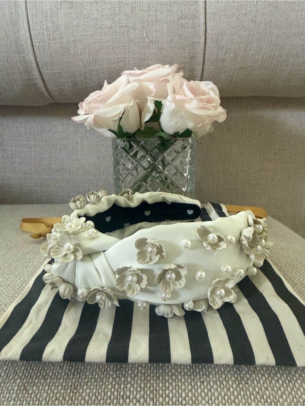 Lele Sadoughi Daisy Embellished Knotted Headband